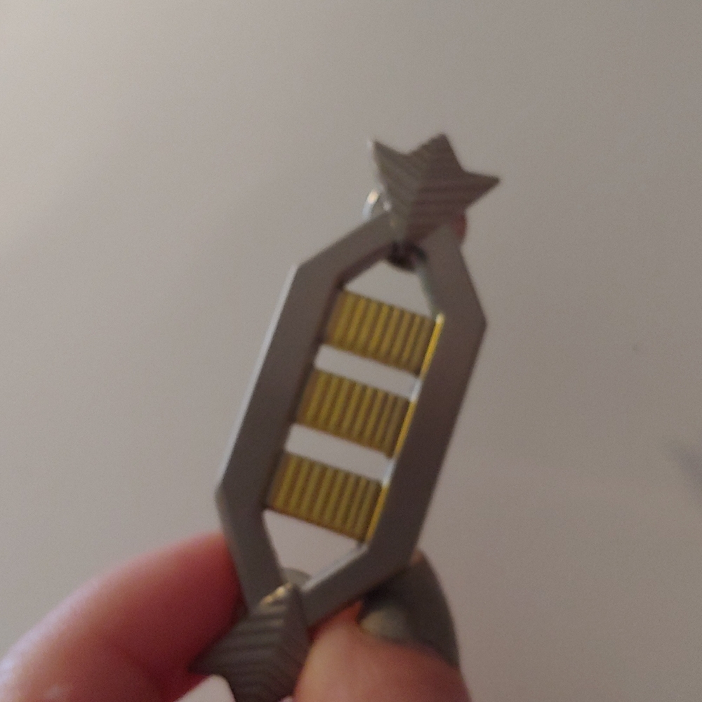 Star Trek movie era Captain rank pin authentic prop replica - Picture 3 of 6